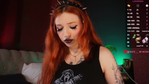 Snapshot of poisonivvy_ chatting on 01.08.25 next streams mon wed sat sun 5am-1pm utc online show from 01.08.25