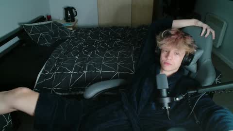 Snapshot of polarny05 chatting on 12.10.24 Polarny online show from 12.10.24