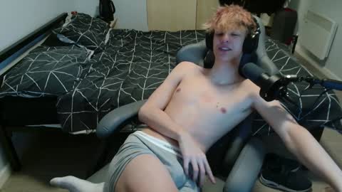 Snapshot of polarny05 chatting on 12.21.24 Polarny online show from 12.21.24