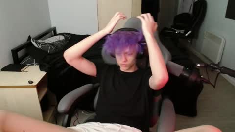 Snapshot of polarny05 chatting on 02.11.25 Polarny online show from 02.11.25