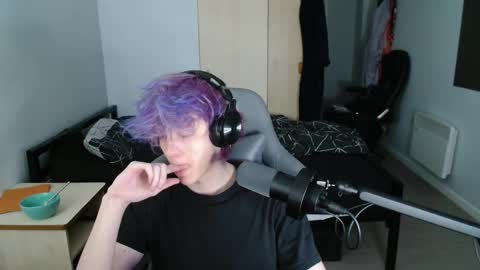 Snapshot of polarny05 chatting on 03.08.25 Polarny online show from 03.08.25