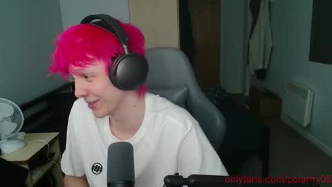 Snapshot of polarny05 chatting on 10.10.25 Polarny online show from 10.10.25