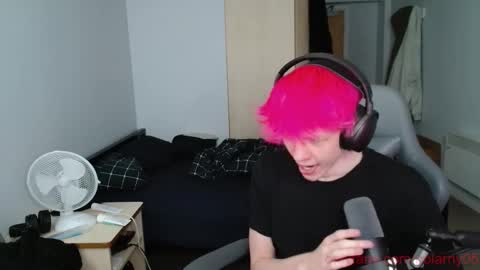 Snapshot of polarny05 chatting on 10.19.25 Polarny online show from 10.19.25