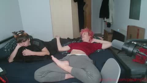 Snapshot of polarny05 chatting on 12.19.25 Polarny online show from 12.19.25