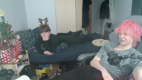 Snapshot of polarny05 chatting on 12.21.25 Polarny online show from 12.21.25