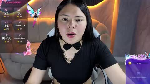 Snapshot of polly_tx chatting on 12.14.25 Online 2200 to 600 online show from 12.14.25