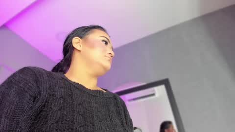 Snapshot of pollybabe_ chatting on 03.11.25 POLLY online show from 03.11.25