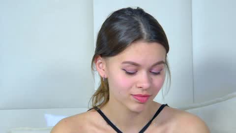 Snapshot of pollylanders chatting on 02.03.25 Polly online show from 02.03.25