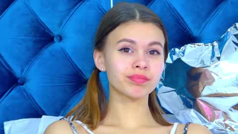 Snapshot of pollylanders chatting on 02.16.25 Polly online show from 02.16.25