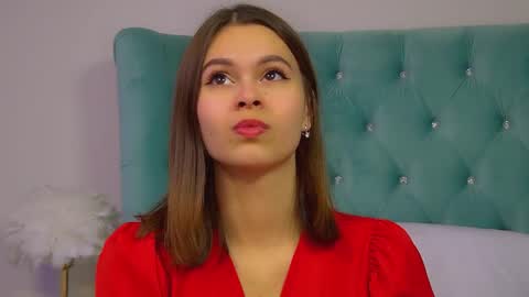 Snapshot of pollylanders chatting on 10.05.25 Polly online show from 10.05.25