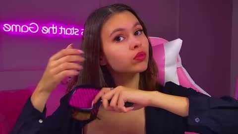 Snapshot of pollylanders chatting on 10.10.25 Polly online show from 10.10.25