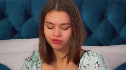 Polly online show from 11.19.25