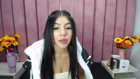 poly sasha  online show from 03.06.25