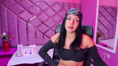 poly sasha  online show from 09.21.25