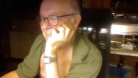 Snapshot of pomme1949 chatting on 10.27.25 pomme1949 online show from 10.27.25