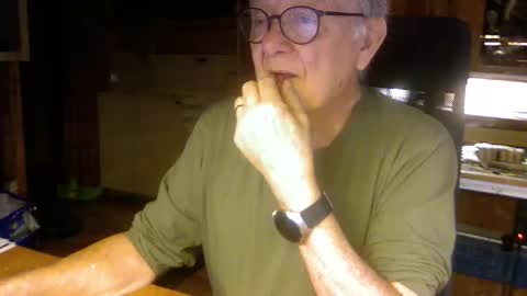 Snapshot of pomme1949 chatting on 10.29.25 pomme1949 online show from 10.29.25