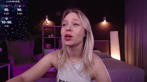 Snapshot of pooja_hegde chatting on 09.20.25 Eva online show from 09.20.25