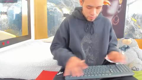 Snapshot of pool_vega chatting on 10.24.25 pool  online show from 10.24.25
