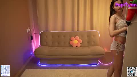 Snapshot of popityan chatting on 12.15.25 Louise see you on December 1 at 2200 UTC3 online show from 12.15.25