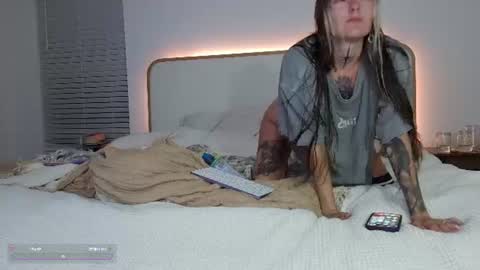 Snapshot of poppyquinn chatting on 06.16.26 PoppyQuinn online show from 06.16.26