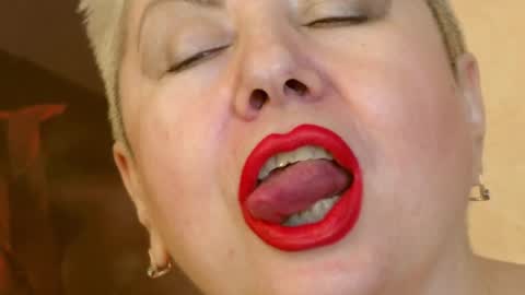 LADY POSH online show from 01.04.25