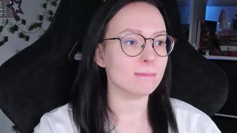 Robyn online show from 11.15.25