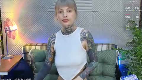 Snapshot of powerrr_ chatting on 06.26.26 Lola online show from 06.26.26