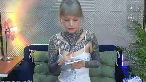 Snapshot of powerrr_ chatting on 06.28.26 Lola online show from 06.28.26