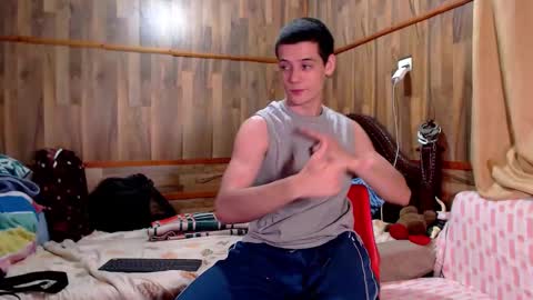 chris independent  online show from 10.08.25