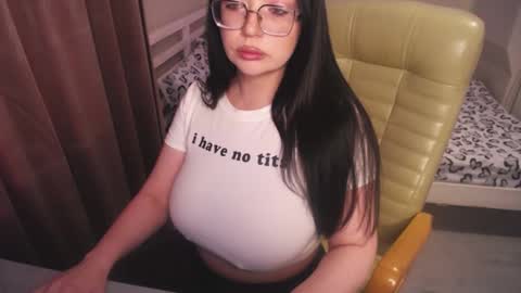 Lina online show from 02.17.25