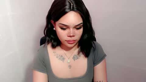 Snapshot of preciousangel69xxx chatting on 01.06.25 MAXXINE online show from 01.06.25