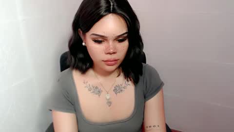 Snapshot of preciousangel69xxx chatting on 01.07.25 MAXXINE online show from 01.07.25