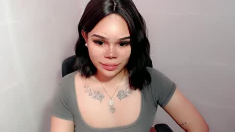 Snapshot of preciousangel69xxx chatting on 01.08.25 MAXXINE online show from 01.08.25