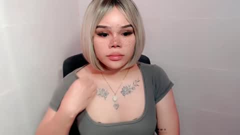 Snapshot of preciousangel69xxx chatting on 01.18.25 MAXXINE online show from 01.18.25