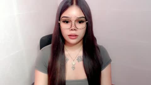 Snapshot of preciousangel69xxx chatting on 01.23.25 MAXXINE online show from 01.23.25