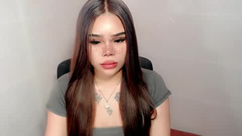 Snapshot of preciousangel69xxx chatting on 02.05.25 MAXXINE online show from 02.05.25