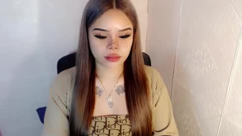 Snapshot of preciousangel69xxx chatting on 02.11.25 MAXXINE online show from 02.11.25