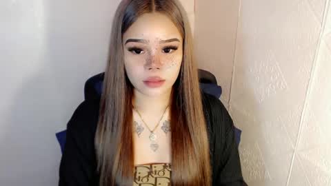 Snapshot of preciousangel69xxx chatting on 02.12.25 MAXXINE online show from 02.12.25