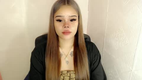 Snapshot of preciousangel69xxx chatting on 02.17.25 MAXXINE online show from 02.17.25