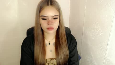 Snapshot of preciousangel69xxx chatting on 02.20.25 MAXXINE online show from 02.20.25