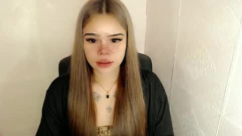 Snapshot of preciousangel69xxx chatting on 02.20.25 MAXXINE online show from 02.20.25