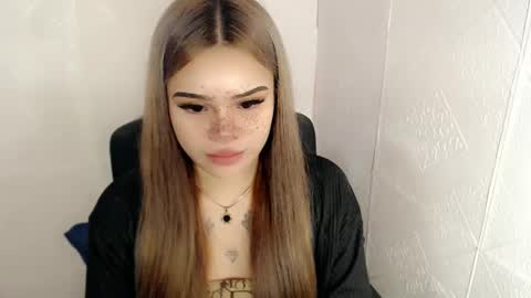 Snapshot of preciousangel69xxx chatting on 02.24.25 MAXXINE online show from 02.24.25