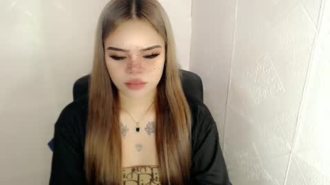 Snapshot of preciousangel69xxx chatting on 02.25.25 MAXXINE online show from 02.25.25