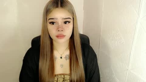 Snapshot of preciousangel69xxx chatting on 02.28.25 MAXXINE online show from 02.28.25