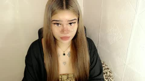 Snapshot of preciousangel69xxx chatting on 03.01.25 MAXXINE online show from 03.01.25