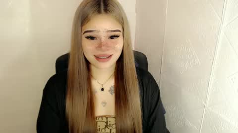 Snapshot of preciousangel69xxx chatting on 03.02.25 MAXXINE online show from 03.02.25