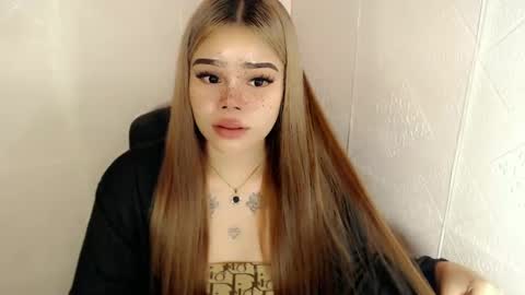 Snapshot of preciousangel69xxx chatting on 03.09.25 MAXXINE online show from 03.09.25