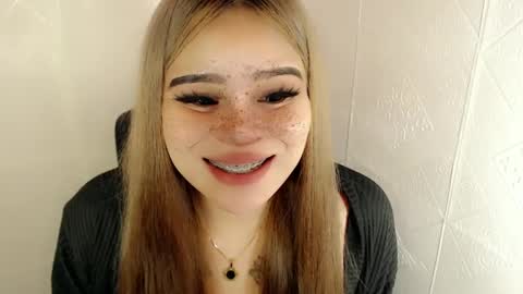 Snapshot of preciousangel69xxx chatting on 03.11.25 MAXXINE online show from 03.11.25