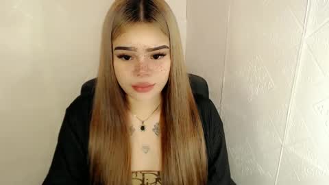 Snapshot of preciousangel69xxx chatting on 03.12.25 MAXXINE online show from 03.12.25