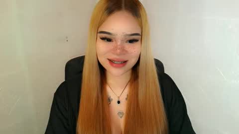 Snapshot of preciousangel69xxx chatting on 12.02.25 MAXXINE online show from 12.02.25